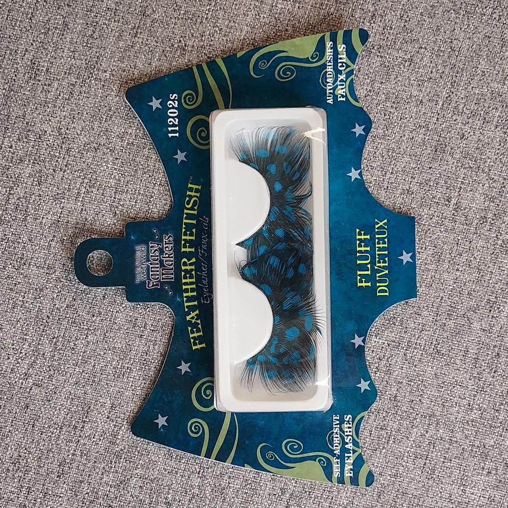 Wet n Wild Fantasy Makers Feather Fetish Self Adhesive False Eyelashes 11202s